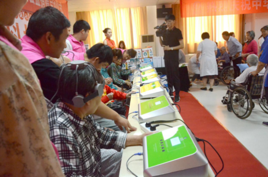 庆祝新中国成立70周年,择思达斯走进扬子敬老院开展关爱孤残老人爱心公益之行